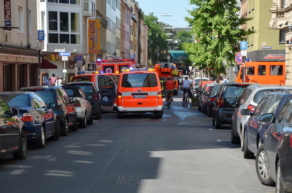 Feuer 2 Y Koeln Altstadt Kyffhaeuserstr P183.JPG - Miklos Laubert